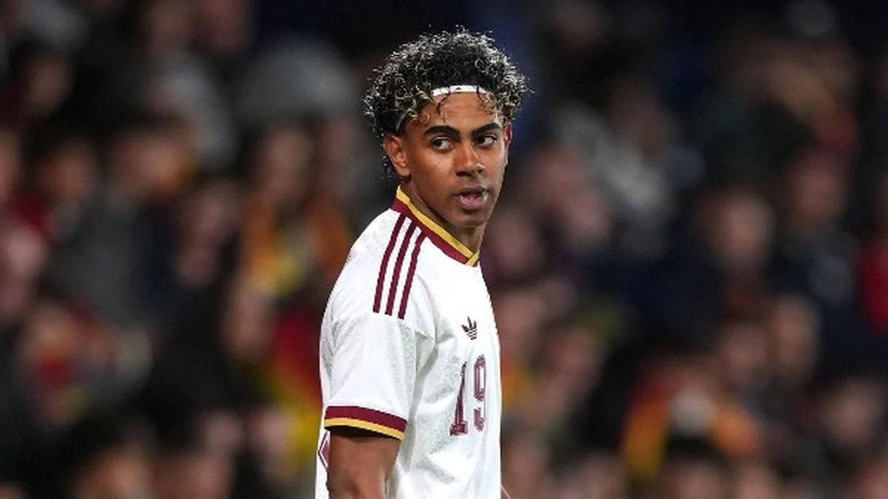 أول تصريح من والد لامين يامال على الهتافات المسيئة للمسلمين خلال مباراة مصر وإسبانيا